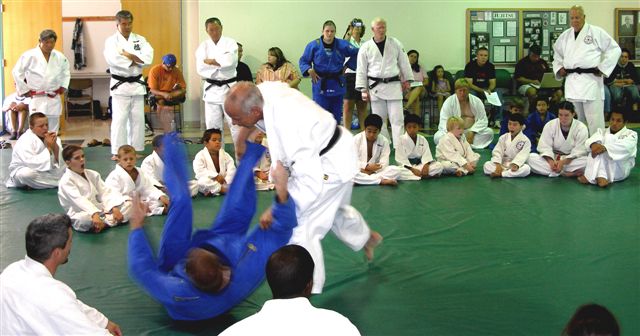 Demonstration of Kibisu gaeshi